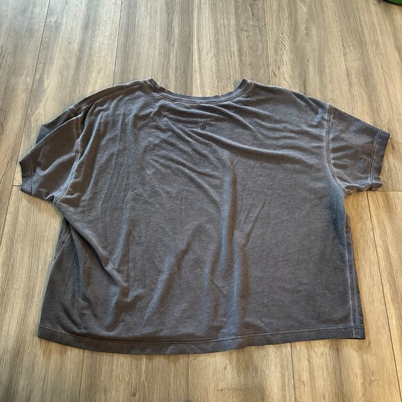 Lululemon Cates Tee *Fade Washed Lunar Rock Size 4 - Picture 6 of 6